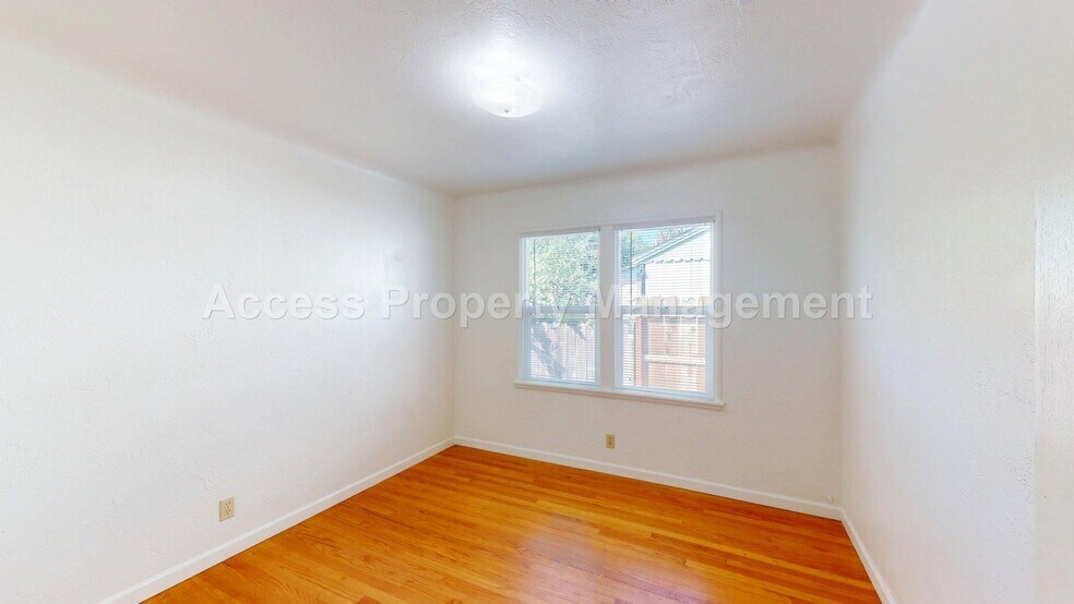 Building Photo - 2324 Bellamy St