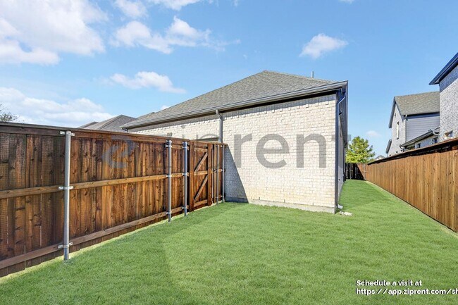 Building Photo - 7313 Zachery Dr