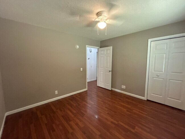 Building Photo - 1310 Crowndale Dr