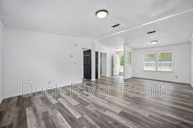Building Photo - 513 Fairview Dr