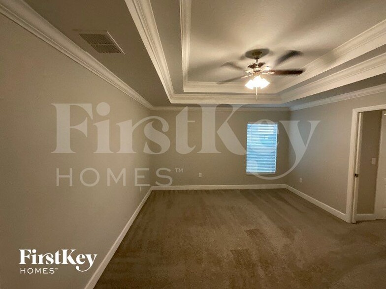 Building Photo - 2645 Sunset Cir
