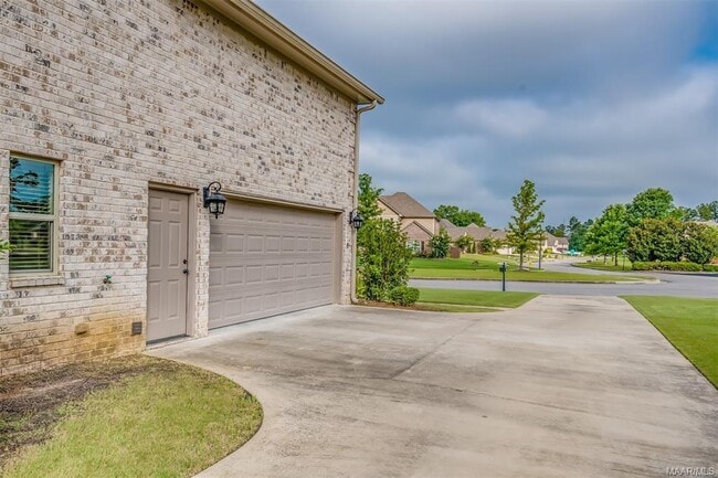 Building Photo - 1007 Old Breckenridge Ln