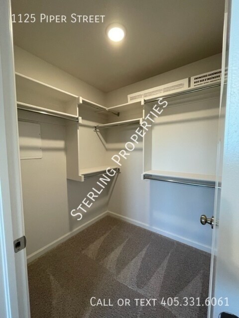 Building Photo - 1125 Piper St