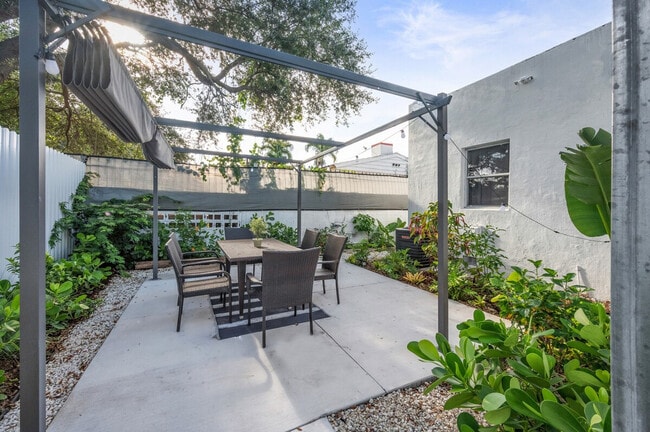 Building Photo - 11 NW 68th Terrace