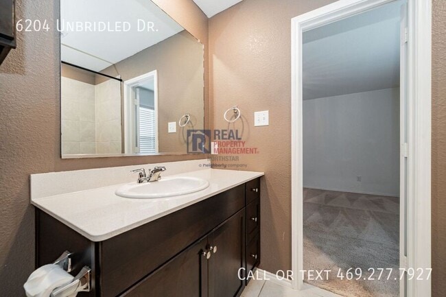 Building Photo - 6204 Unbridled Dr