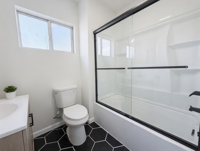 Building Photo - 1109 Exposition Blvd