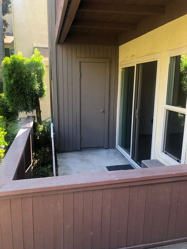 Building Photo - Rancho Mission Villas, 1 Bedroom, 1 Bath,  Community Pool & Spa!