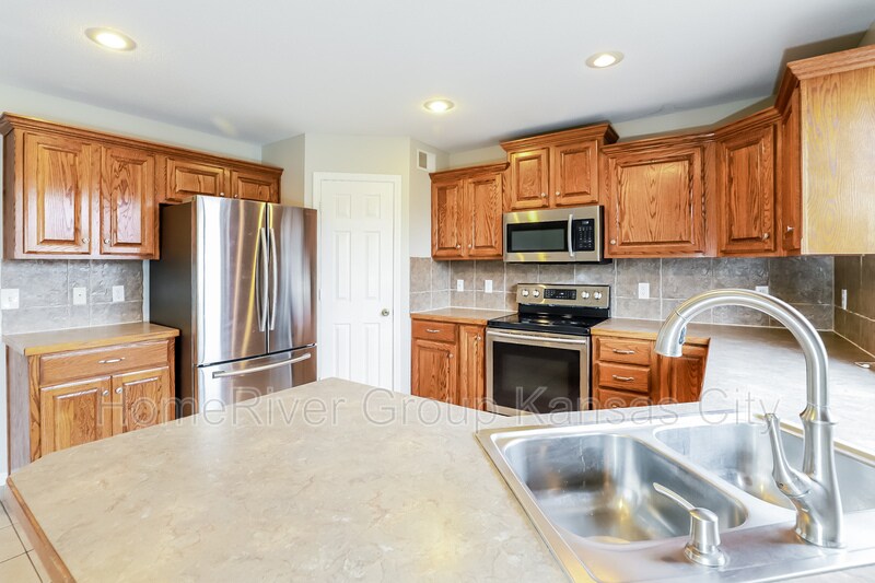 Building Photo - 3806 Lexington Ct