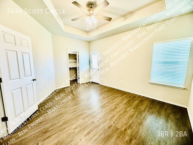 Building Photo - 3434 Scott Cir