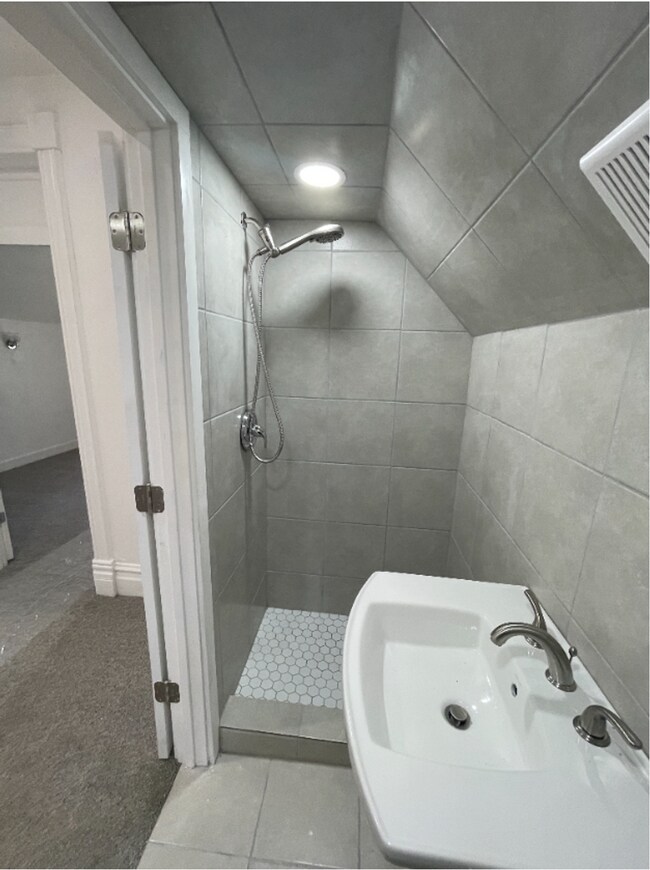 Building Photo - 13224 S Redwood Rd