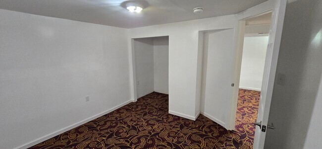 Building Photo - 7335 Maple St