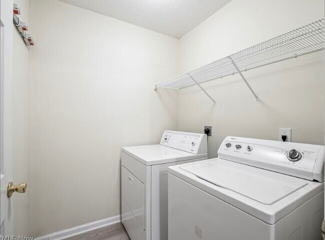 Building Photo - 14929 Lenox Dr