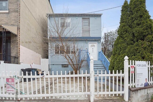 Building Photo - 292 New York Ave