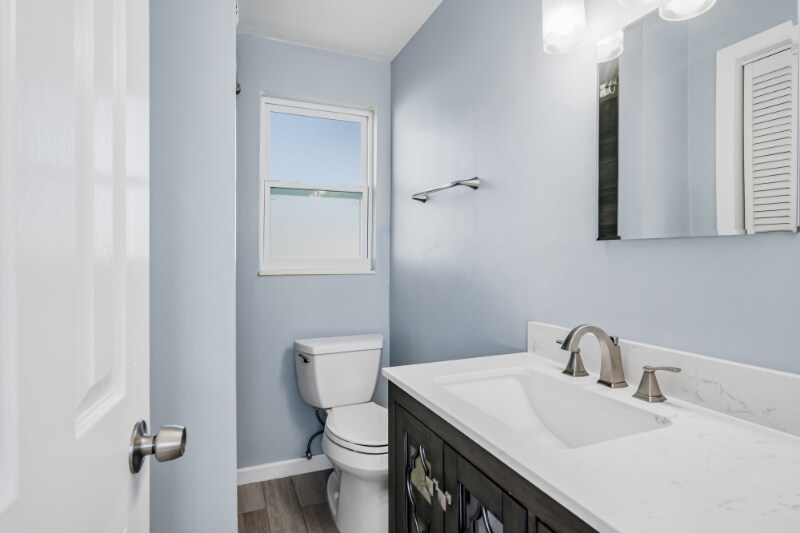 Building Photo - 917 56th Ave N