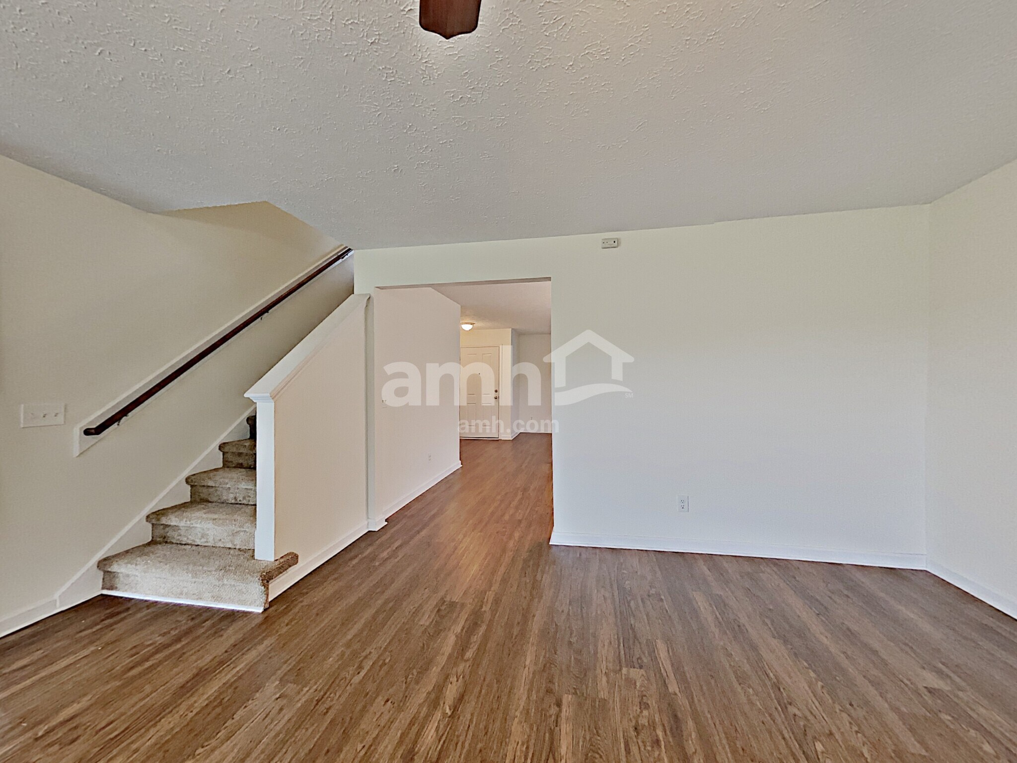 Building Photo - 615 Blossom Hill Dr