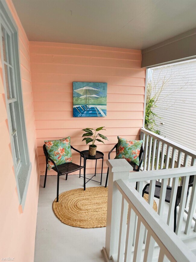 Building Photo - 2 br, 2 bath Duplex - 20 Rose Lane B UPSTAIRS