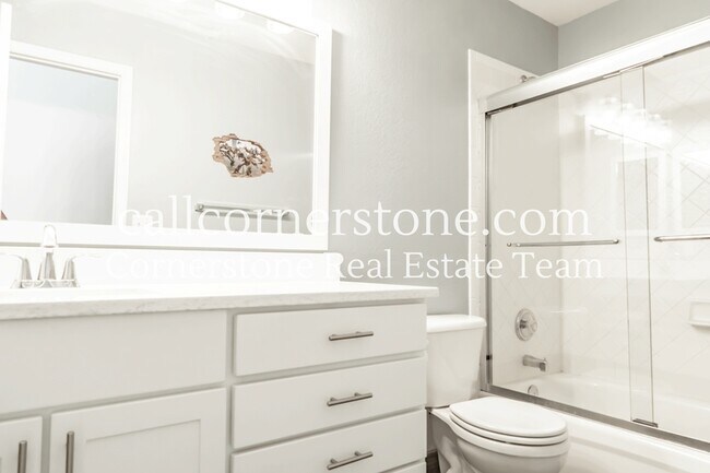 Building Photo - 4735 Malcom Ct