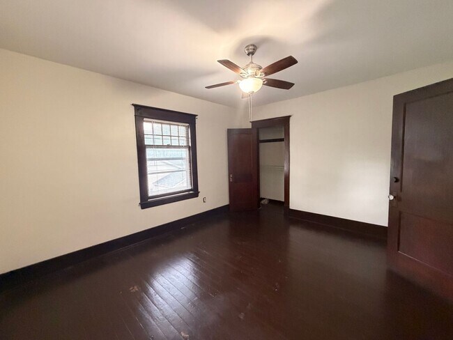 Building Photo - 1047 Sibley St NW