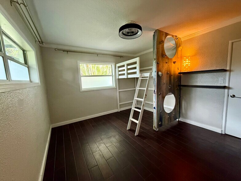 Building Photo - 414 Bywater Dr