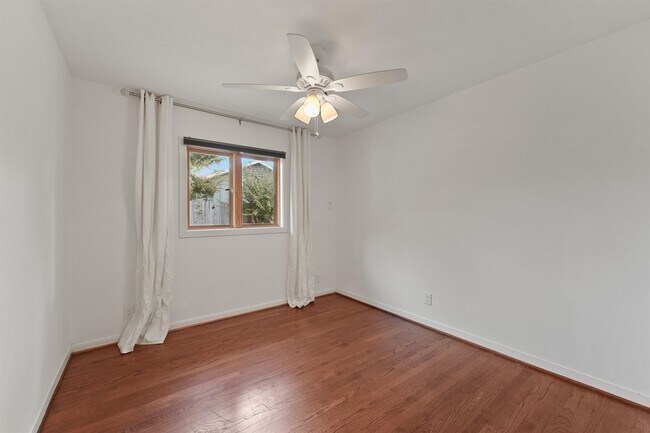 Building Photo - 4414 Gardendale Dr