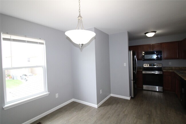 Building Photo - 440 Wild Oak Dr