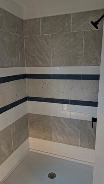 Building Photo - 328 Clay St