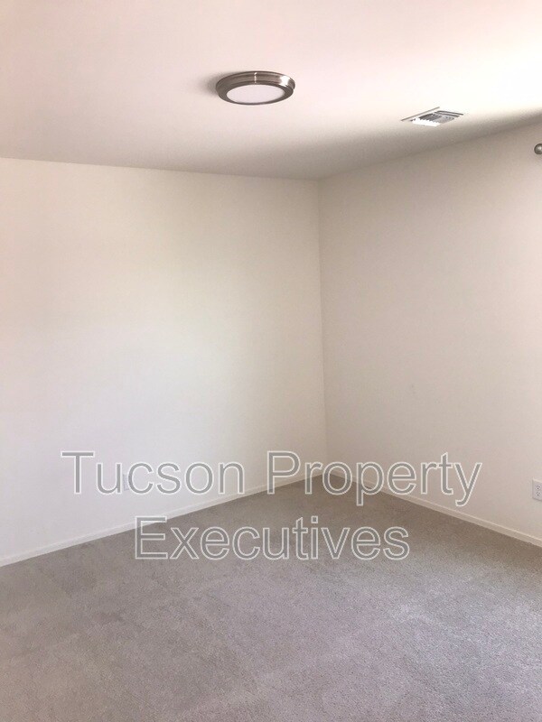 Building Photo - 11545 W Oilseed Dr