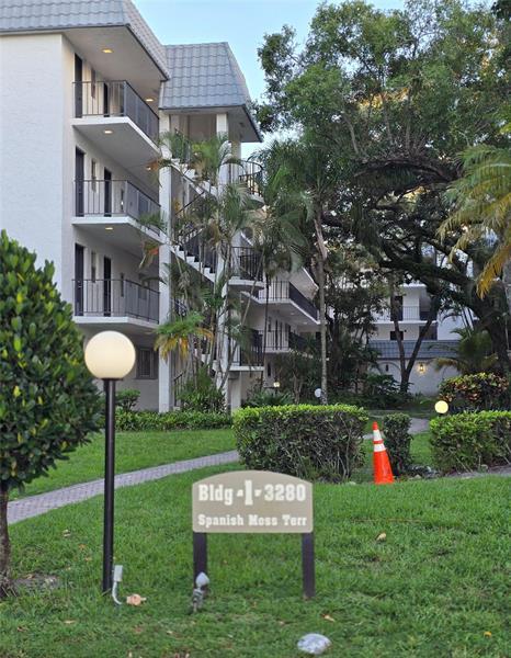 Building Photo - 3280 Spanish Moss Terrace