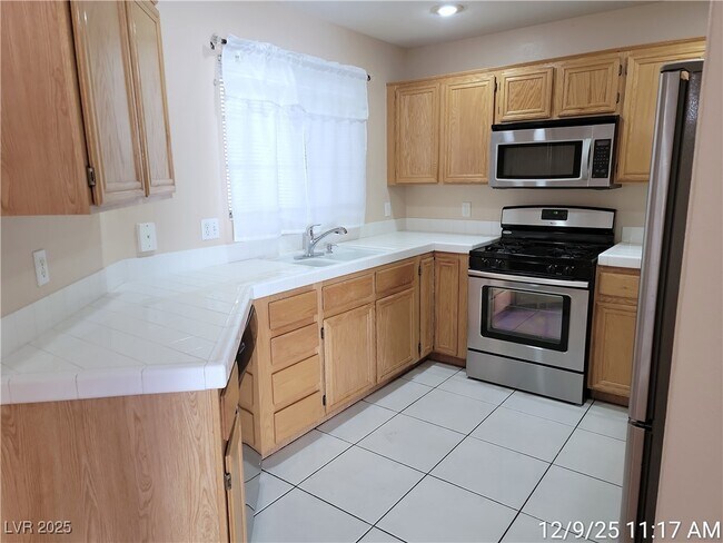 Building Photo - 1987 Cutlass Dr