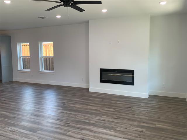 Building Photo - 208 E Park Dr
