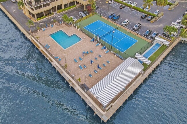 Building Photo - 2017 S Ocean Dr