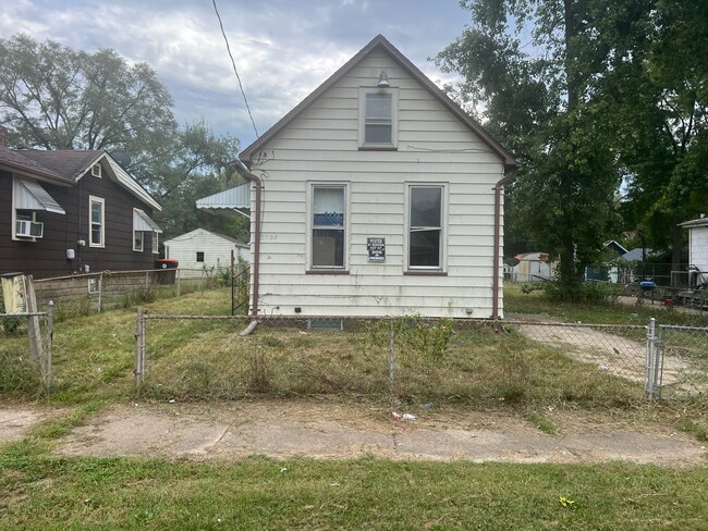 Building Photo - 2508 W Humboldt St