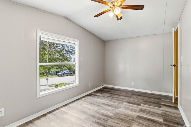 Building Photo - 636 Balsa