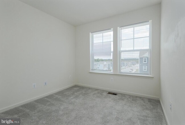 Building Photo - 135 Tuxford Rd