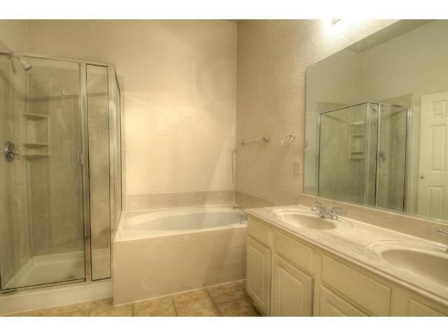 Building Photo - 3216 Chesington Dr
