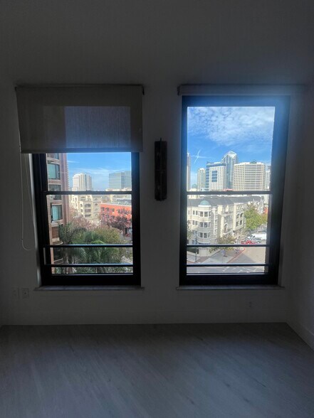 Street View - 500 W Harbor Dr