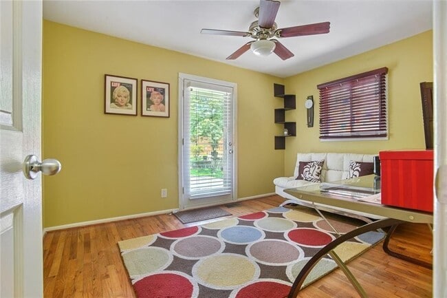 Building Photo - 2056 Arlington Ave NE