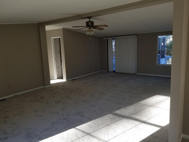 Building Photo - 801 Jetty Ct