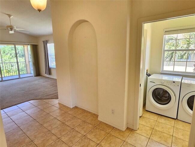 Building Photo - 904 Casa Del Lago Way