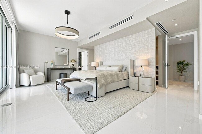 Building Photo - 300 Biscayne Blvd Way