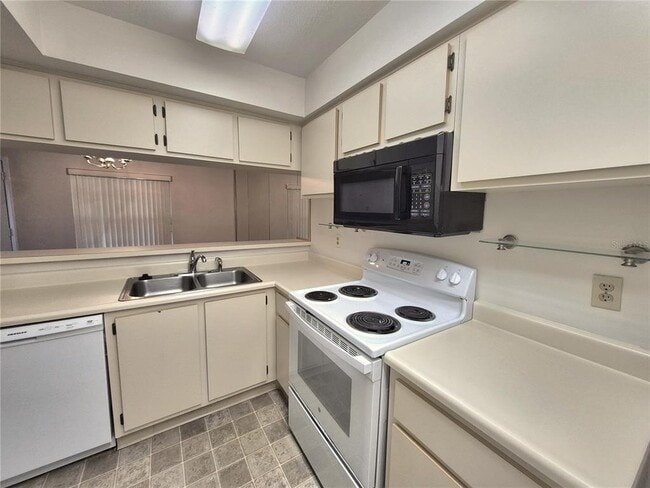 Building Photo - 3025 Bonaventure Cir