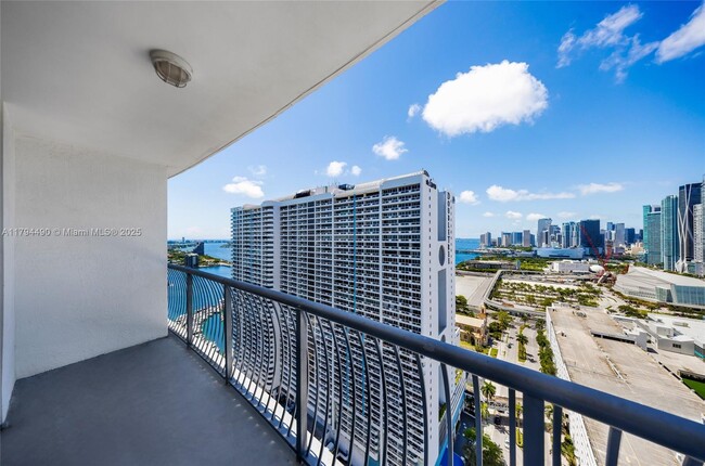 Building Photo - 1750 N Bayshore Dr