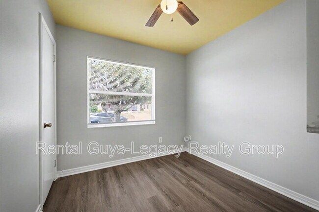 Building Photo - 10545 Citrus Ln