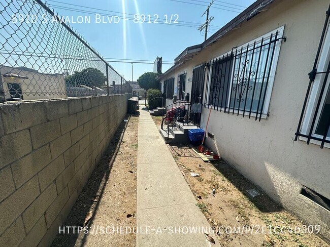 Building Photo - 8910 S Avalon Blvd