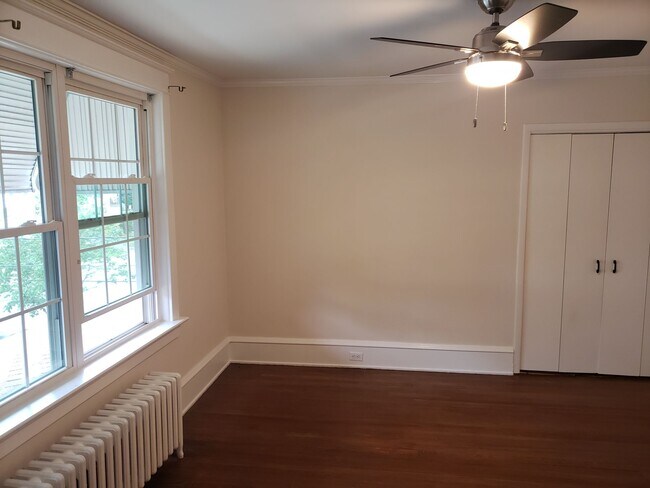 Building Photo - 2120 Mahantongo St