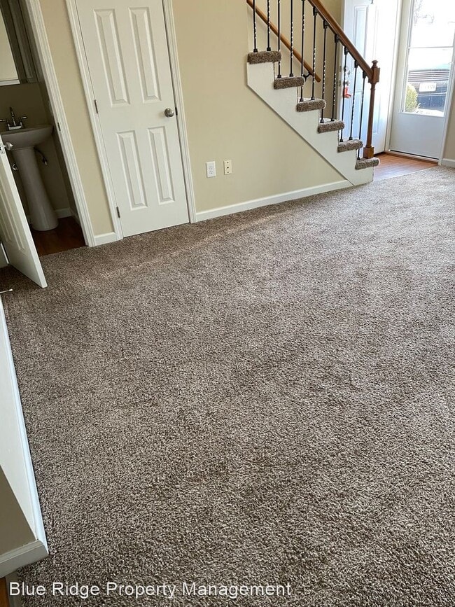 Building Photo - 2 br, 1.5 bath House - 730 Sir Echo Drive ...