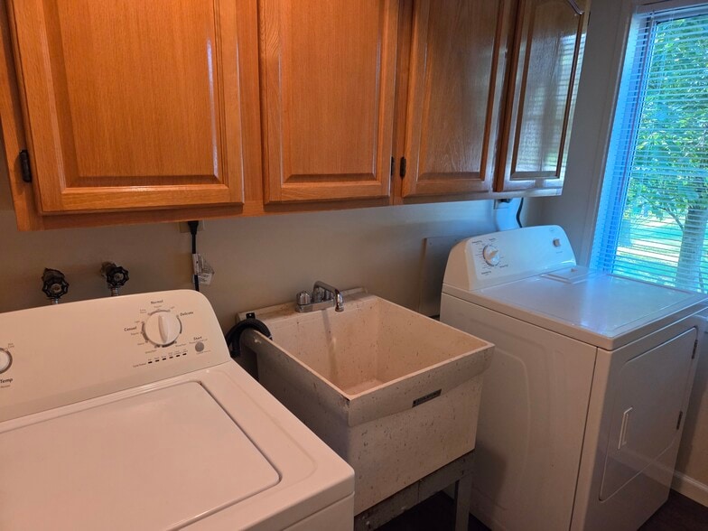 Washer & dryer included. - 102 Stonecrest