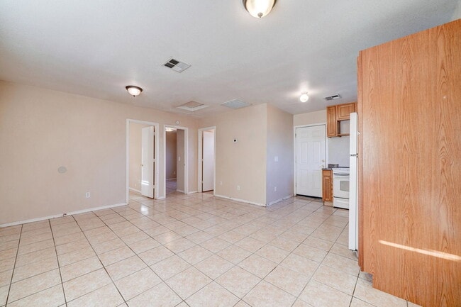 Building Photo - 108 Adams St