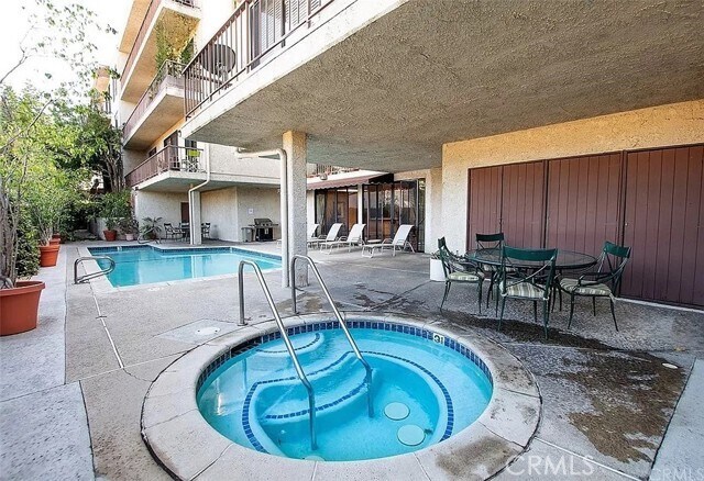 Building Photo - 4454 Ventura Canyon Ave