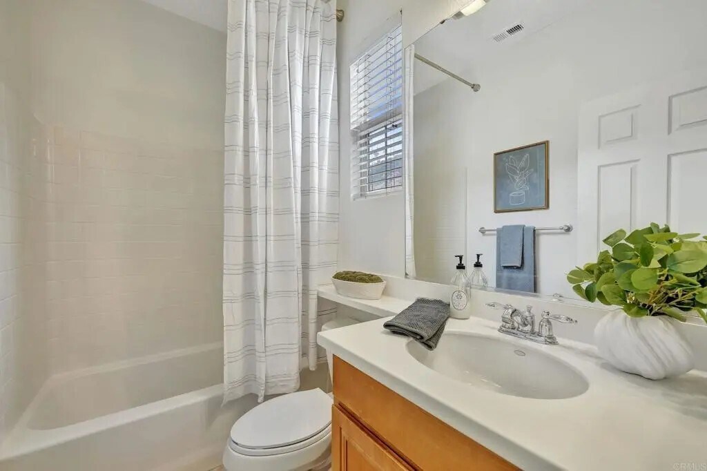 Building Photo - 2642 Bellezza Dr